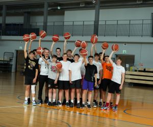 Treniņš Bauskas novada bērnu un jaunatnes sporta skolas basketbolistiem  ar Kristapu Valteru