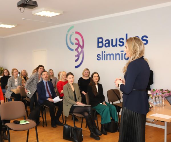 Bauskas slimnīcā tiekas veselības aprūpes jomas komunikācijas speciālisti 7.03.2025.