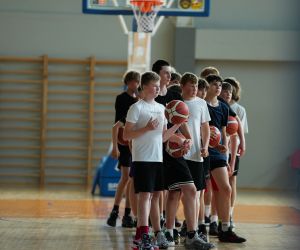 Treniņš Bauskas novada bērnu un jaunatnes sporta skolas basketbolistiem  ar Kristapu Valteru