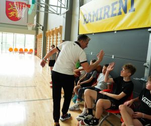 Treniņš Bauskas novada bērnu un jaunatnes sporta skolas basketbolistiem  ar Kristapu Valteru