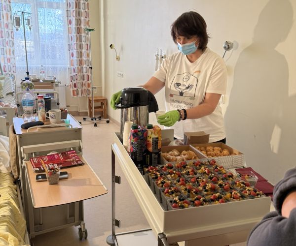 Bauskas slimnīca un organizācija Hospiss LV īsteno projektu “Svētku galds” 
