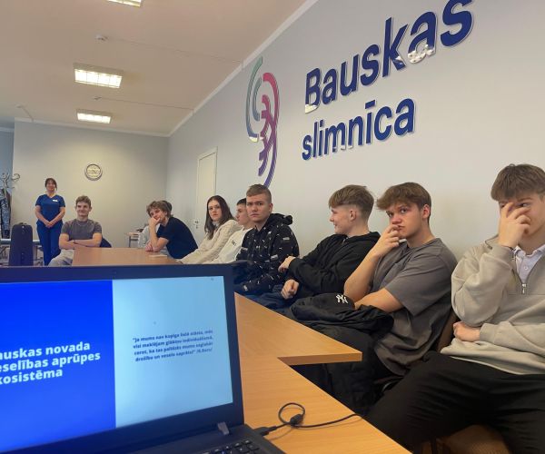 Bauskas slimnīcā viesojas 2. vidusskolas skolēni 3.12.2024.