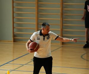 Treniņš Bauskas novada bērnu un jaunatnes sporta skolas basketbolistiem  ar Kristapu Valteru