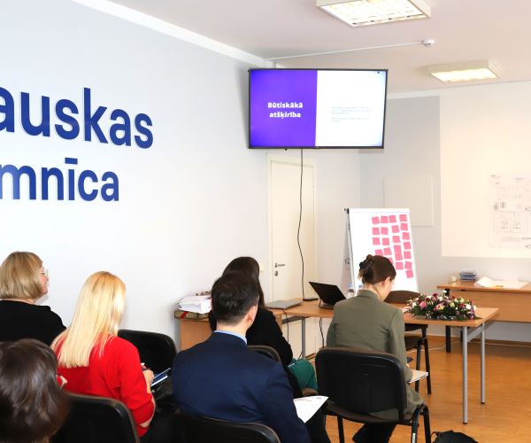 Bauskas slimnīcā tiekas veselības aprūpes jomas komunikācijas speciālisti 7.03.2025.