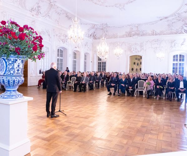 Pasniegti Bauskas novada pašvaldības apbalvojumi 15.11.2024.