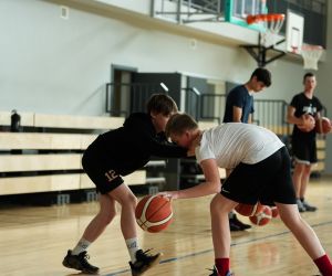 Treniņš Bauskas novada bērnu un jaunatnes sporta skolas basketbolistiem  ar Kristapu Valteru