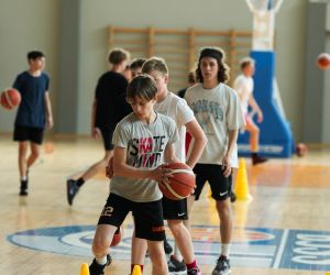 Treniņš Bauskas novada bērnu un jaunatnes sporta skolas basketbolistiem  ar Kristapu Valteru
