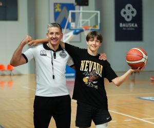 Treniņš Bauskas novada bērnu un jaunatnes sporta skolas basketbolistiem  ar Kristapu Valteru