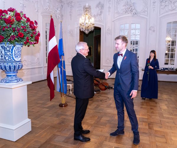 Pasniegti Bauskas novada pašvaldības apbalvojumi 15.11.2024.