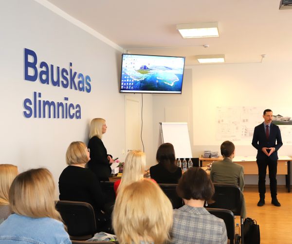 Bauskas slimnīcā tiekas veselības aprūpes jomas komunikācijas speciālisti 7.03.2025.