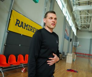 Treniņš Bauskas novada bērnu un jaunatnes sporta skolas basketbolistiem  ar Kristapu Valteru
