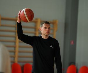 Treniņš Bauskas novada bērnu un jaunatnes sporta skolas basketbolistiem  ar Kristapu Valteru