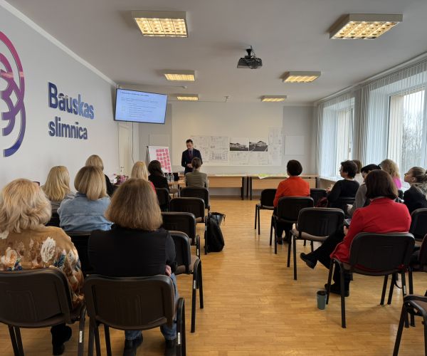 Bauskas slimnīcā tiekas veselības aprūpes jomas komunikācijas speciālisti 7.03.2025.