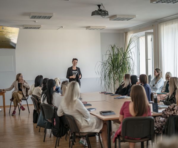 Studijas uzsāk topošie ārstu un māsu palīgi