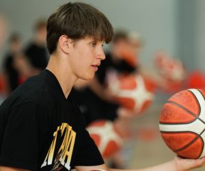 Treniņš Bauskas novada bērnu un jaunatnes sporta skolas basketbolistiem  ar Kristapu Valteru