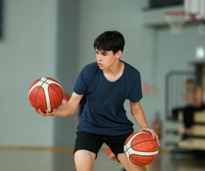 Treniņš Bauskas novada bērnu un jaunatnes sporta skolas basketbolistiem  ar Kristapu Valteru