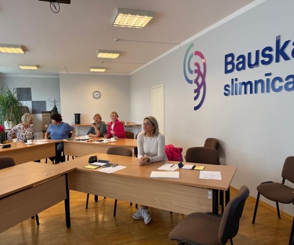 Bauskas slimnīcas darbinieki piedalās apmācībās “Izcila klientu apkalpošana”