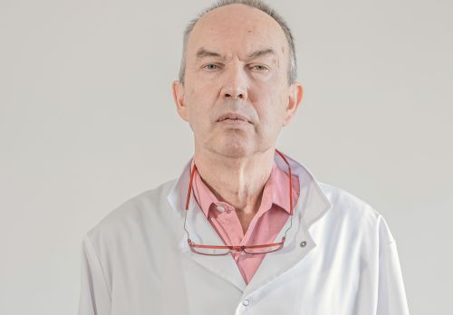 Ministru kabineta Atzinības raksts piešķirts Bauskas slimnīcas ārstam ķirurgam Armandam Pilickim