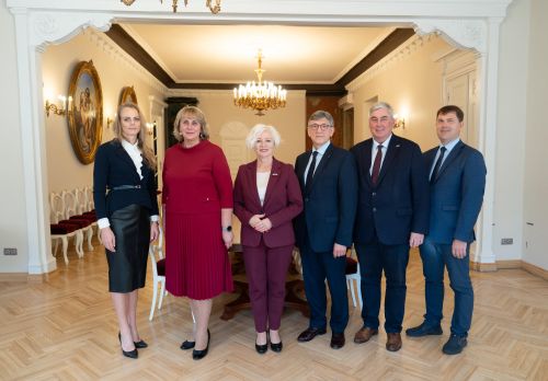 Saeimas priekšsēdētāja tiekas ar reģionālo slimnīcu vadītājiem