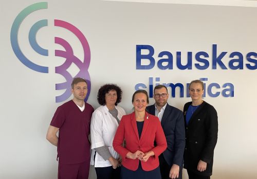 Bauskas slimnīcu apmeklē LSK prezidente Līga Meņģelsone